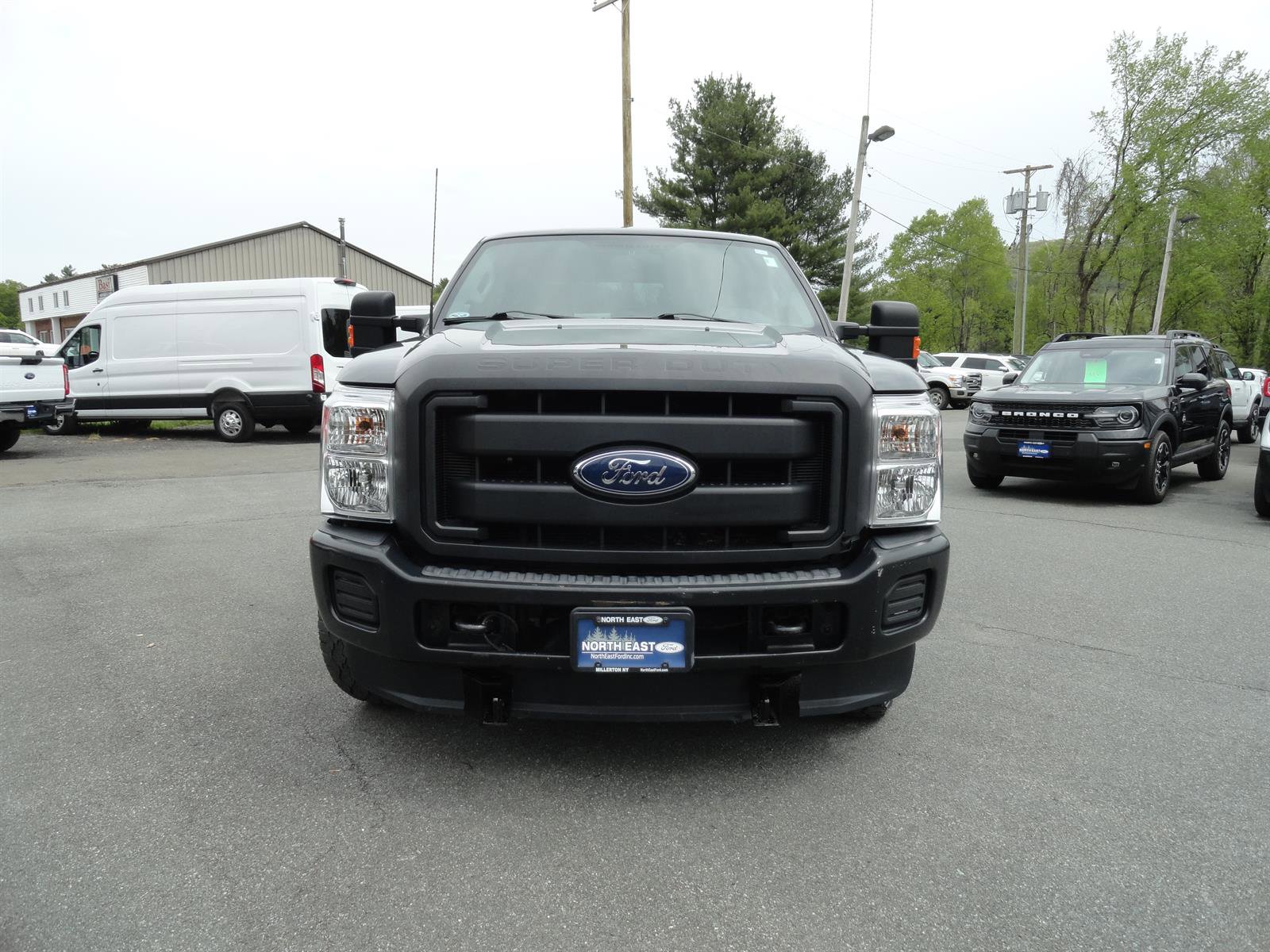 Used 2015 Ford F250 XL w/ Power Equipment Group AWD/4WD image 2