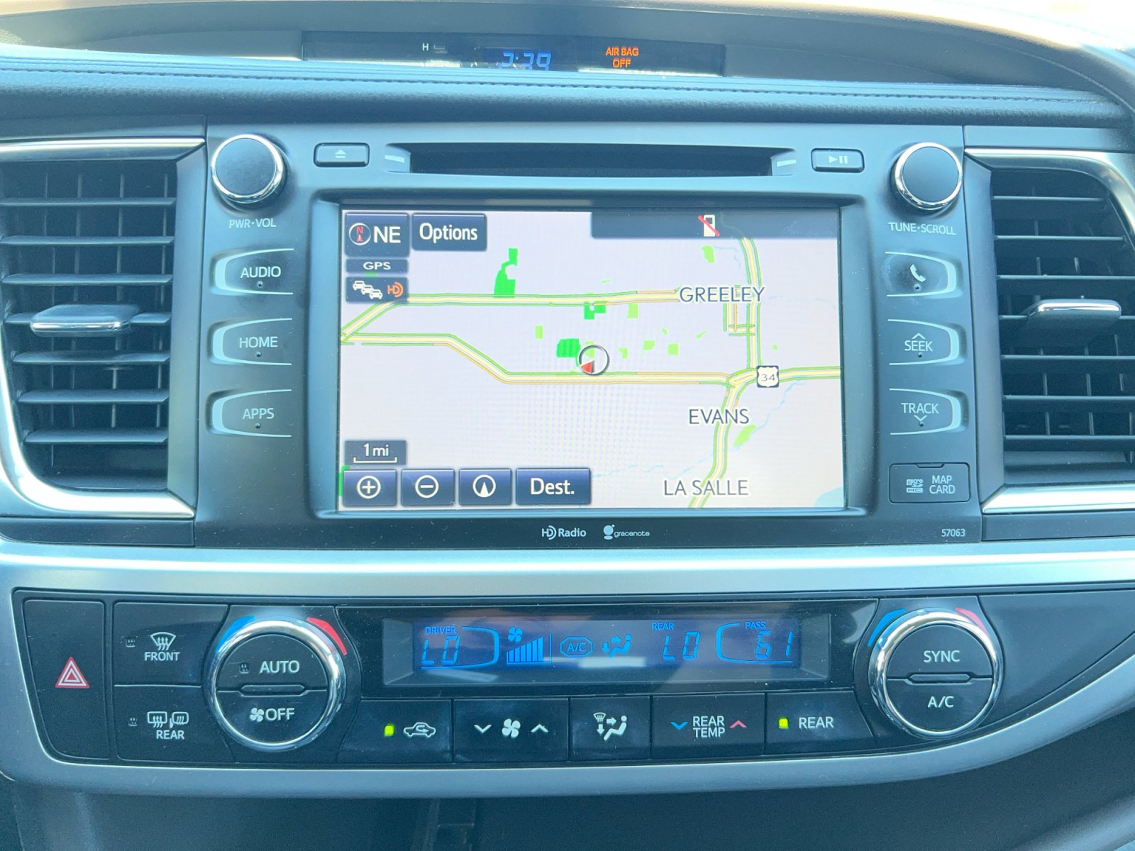 Used 2015 Toyota Highlander XLE AWD/4WD image 12