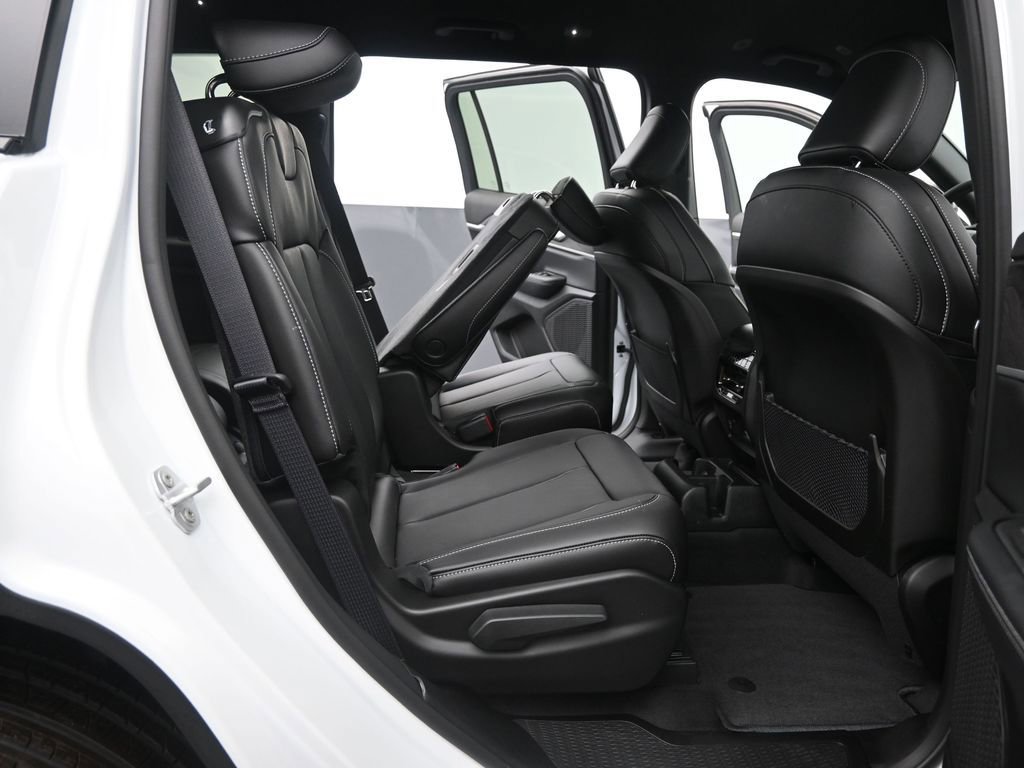 New 2025 Jeep Grand Cherokee L Limited image 16