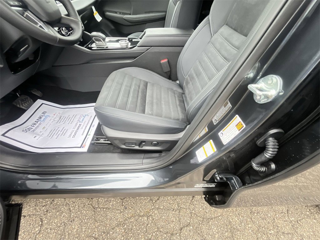 New 2025 Mitsubishi Outlander SE image 12