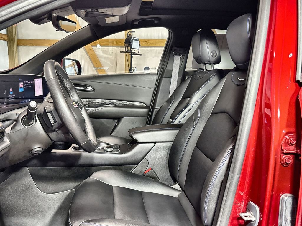 Used 2024 Cadillac XT4 Sport image 13