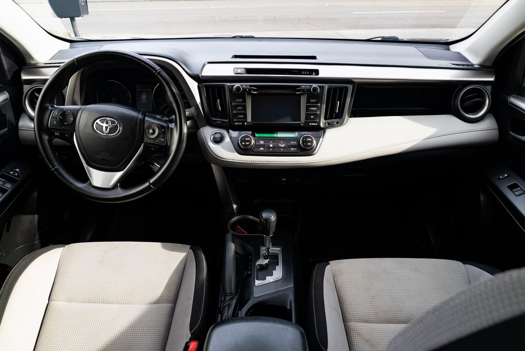 Used 2018 Toyota RAV4 XLE image 8