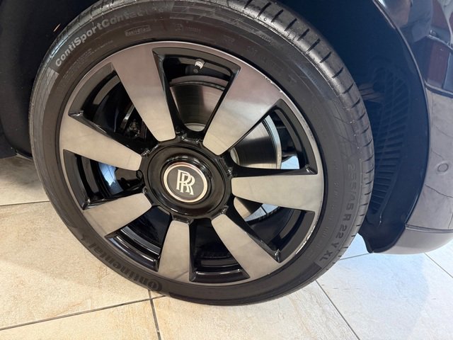 Used 2023 Rolls-Royce Cullinan w/ Dark Exterior Package image 11