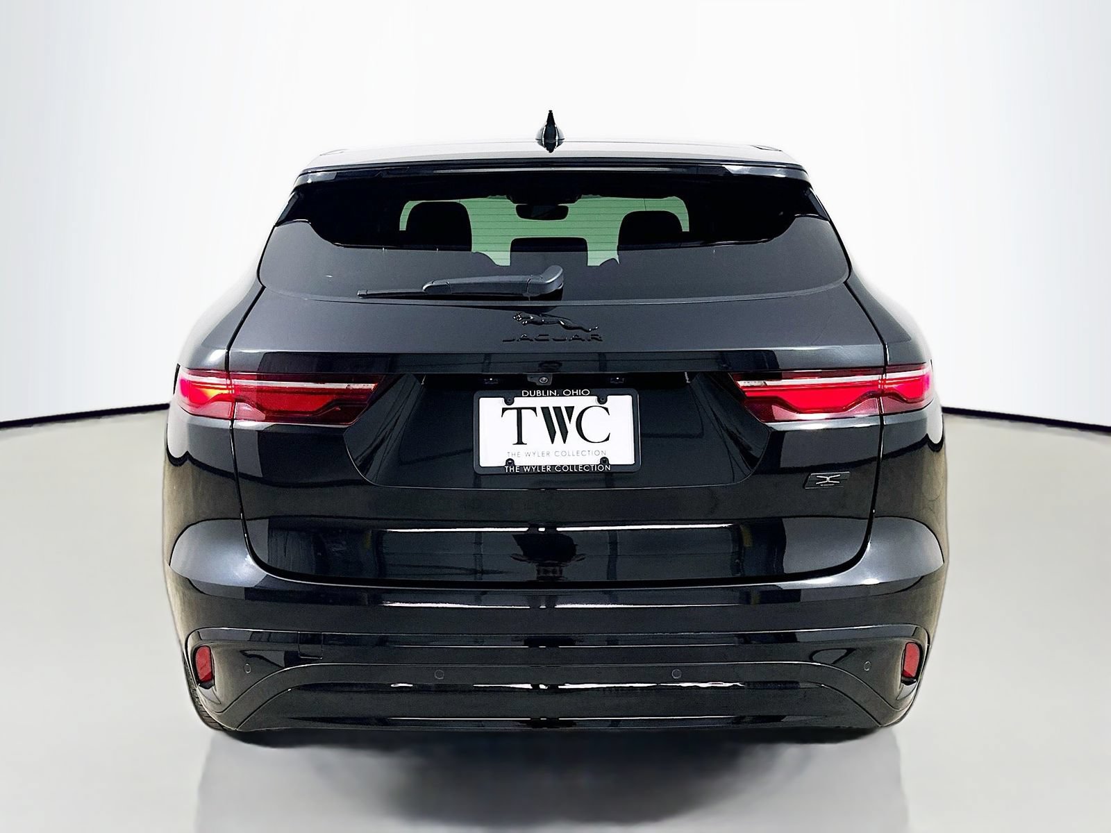 New 2026 Jaguar F-PACE R-Dynamic S AWD/4WD image 6