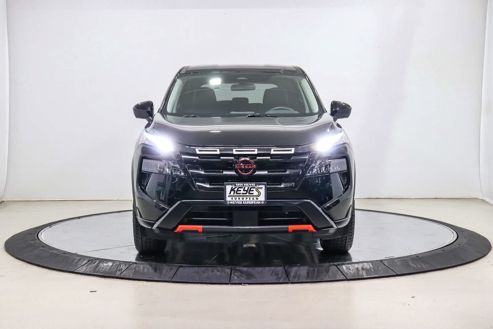 Used 2025 Nissan Rogue SV AWD/4WD image 6