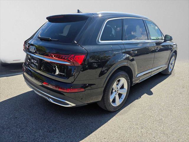 Used 2023 Audi Q7 3.0T Premium w/ Convenience Package AWD/4WD image 3