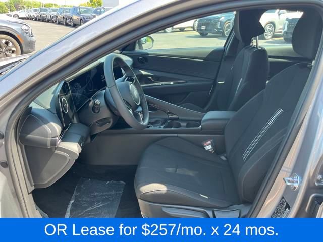 New 2025 Hyundai Elantra SEL image 13