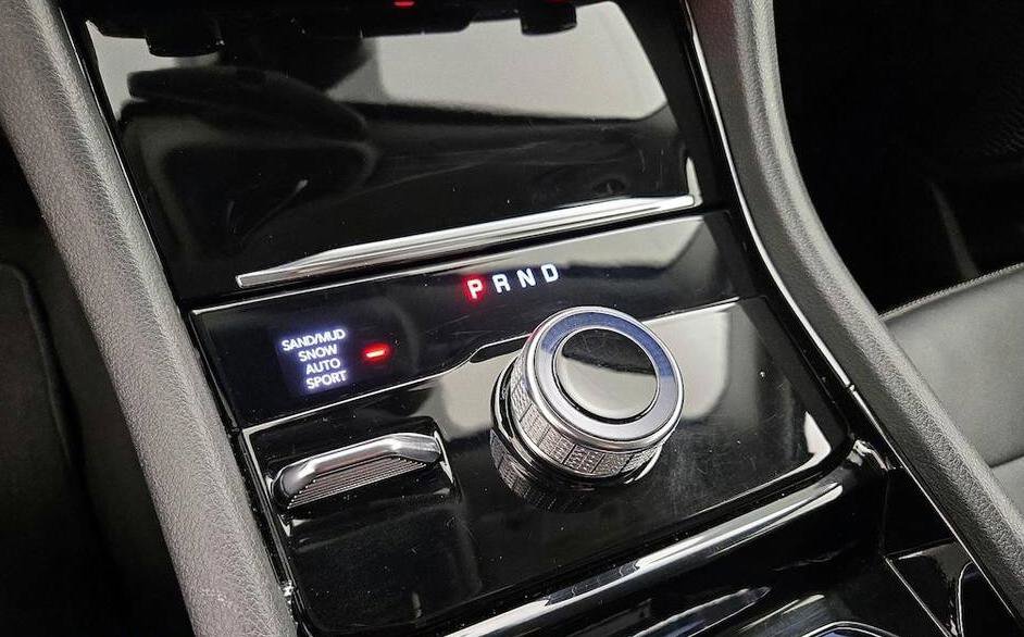 Used 2023 Jeep Grand Cherokee Limited AWD/4WD image 13