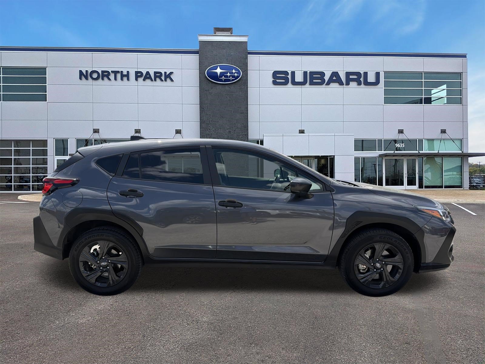Used 2024 Subaru Crosstrek 2.0i AWD/4WD image 2