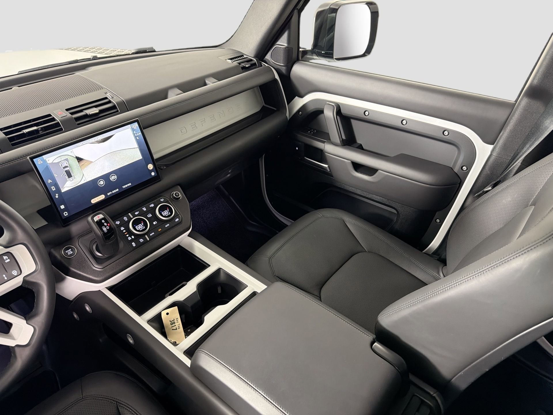 Certified 2025 Land Rover Defender 130 S image 26