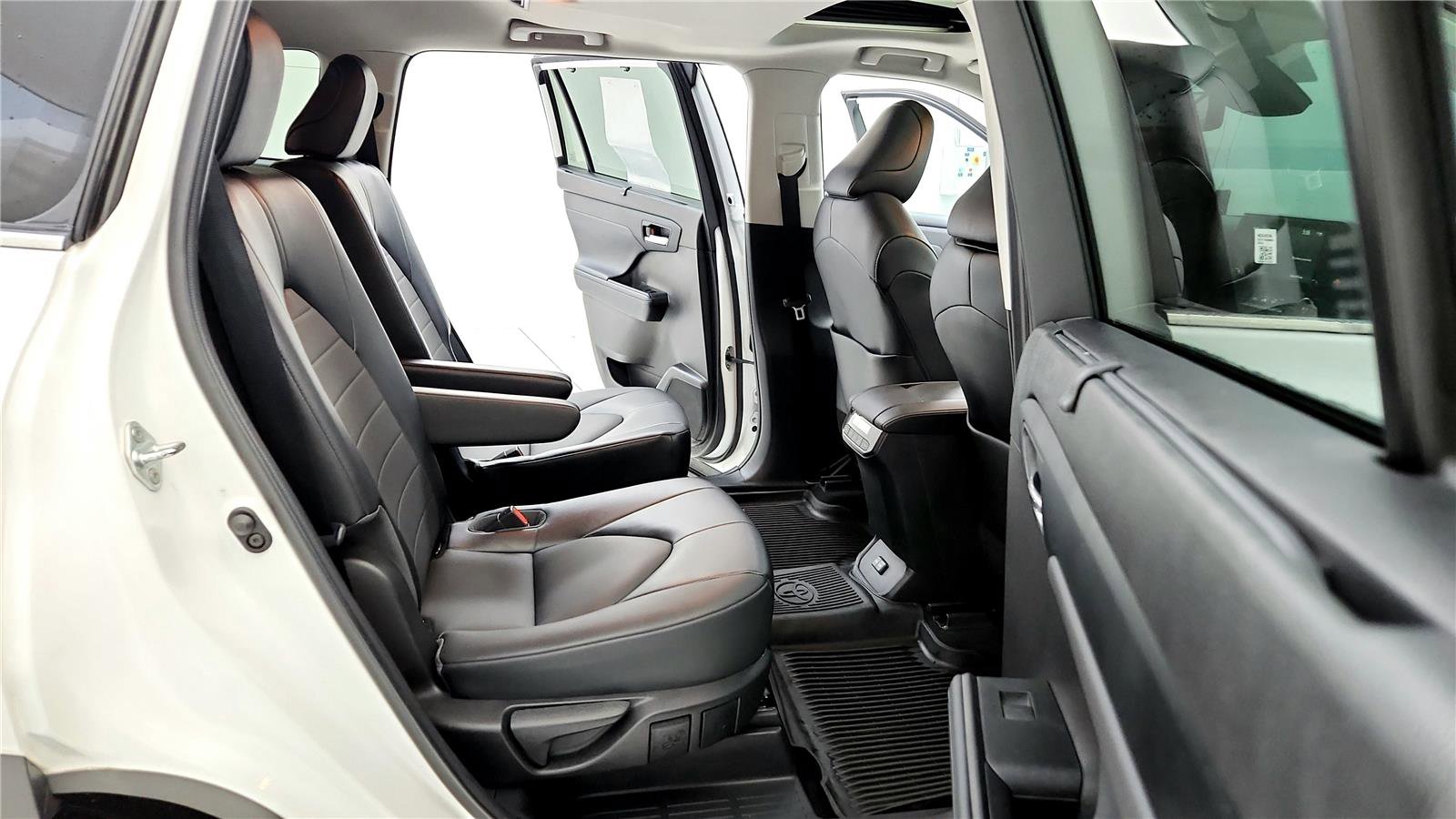 Certified 2022 Toyota Highlander XLE image 27