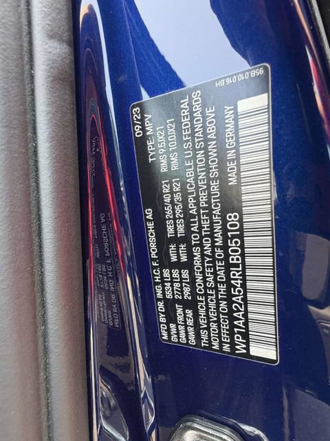 Certified 2024 Porsche Macan AWD/4WD image 20