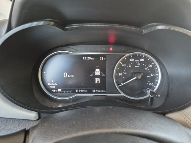 Used 2020 Nissan Versa SV FWD image 11