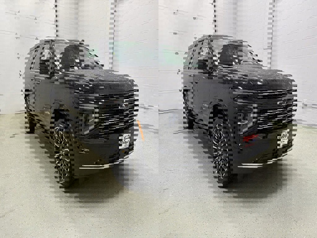 New 2026 Chevrolet Suburban High Country image 2