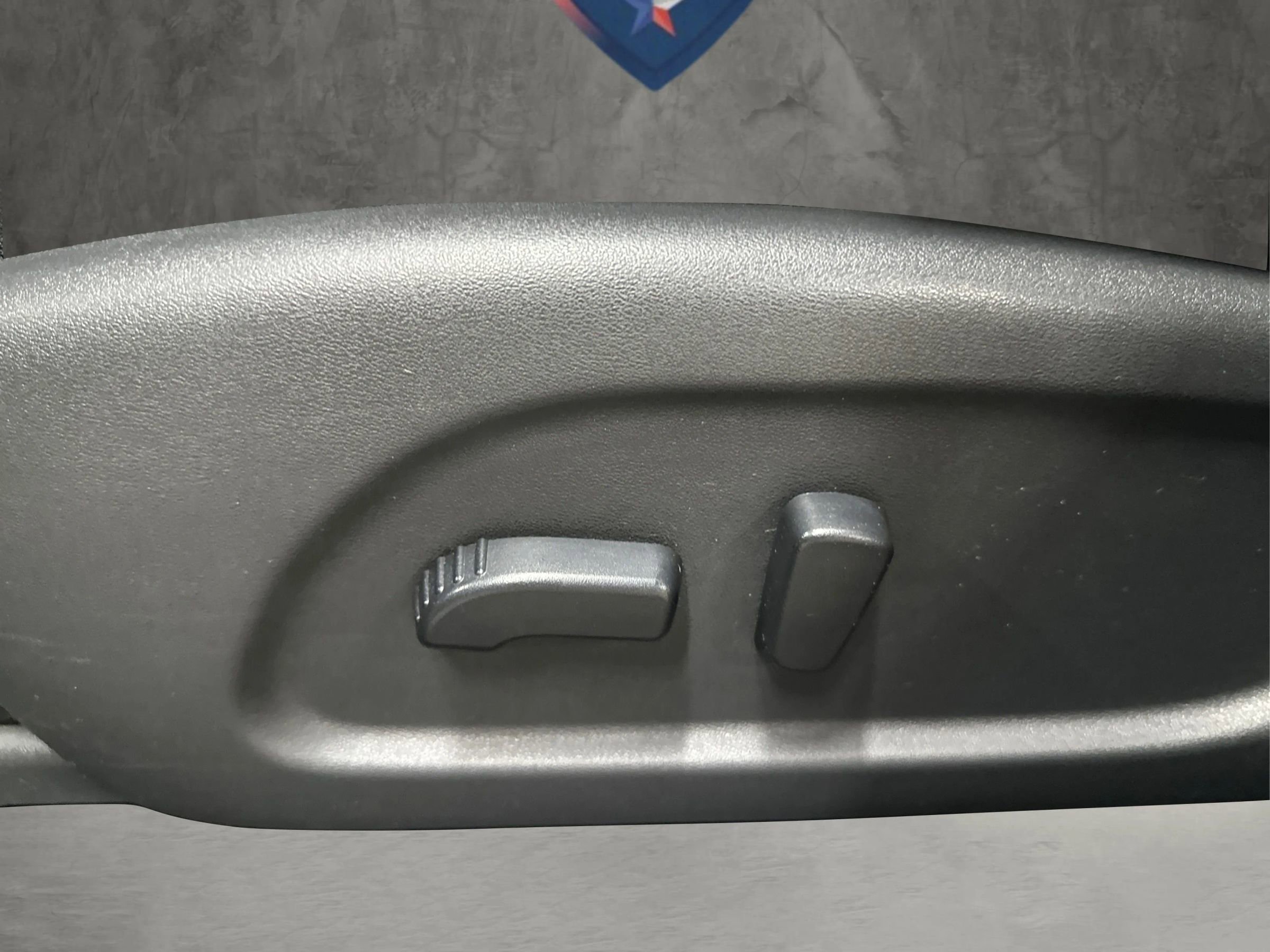 Used 2019 Nissan Pathfinder SV image 36