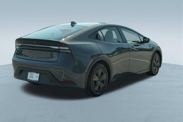 Used 2025 Toyota Prius Plug-In Hybrid FWD image 8