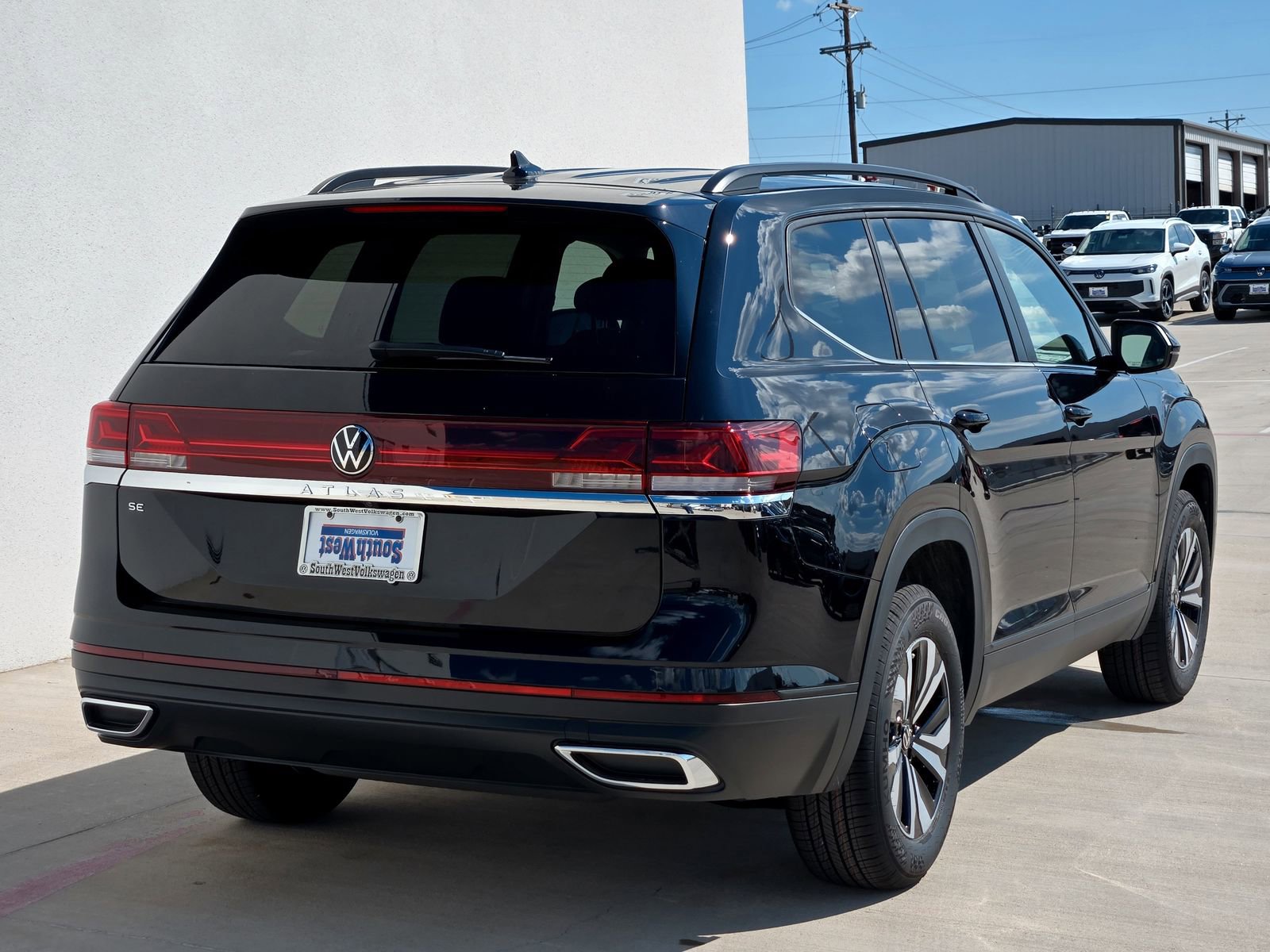 New 2026 Volkswagen Atlas SE image 5