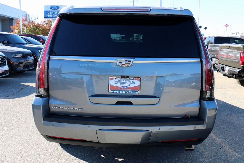 Used 2020 Cadillac Escalade ESV Premium Luxury image 6