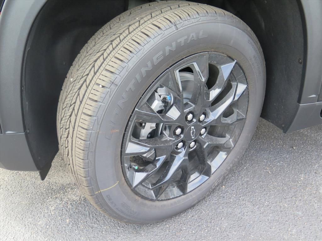 New 2026 Chevrolet Traverse LT w/ Enhanced Driving Package image 16