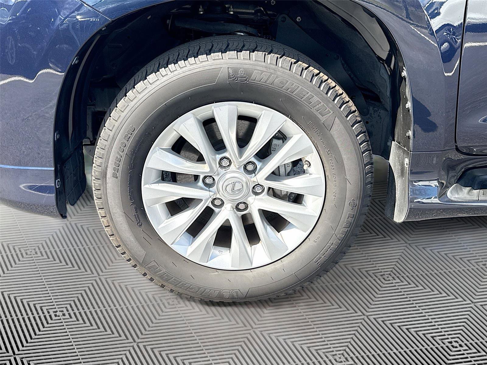 Used 2023 Lexus GX 460 Premium image 34