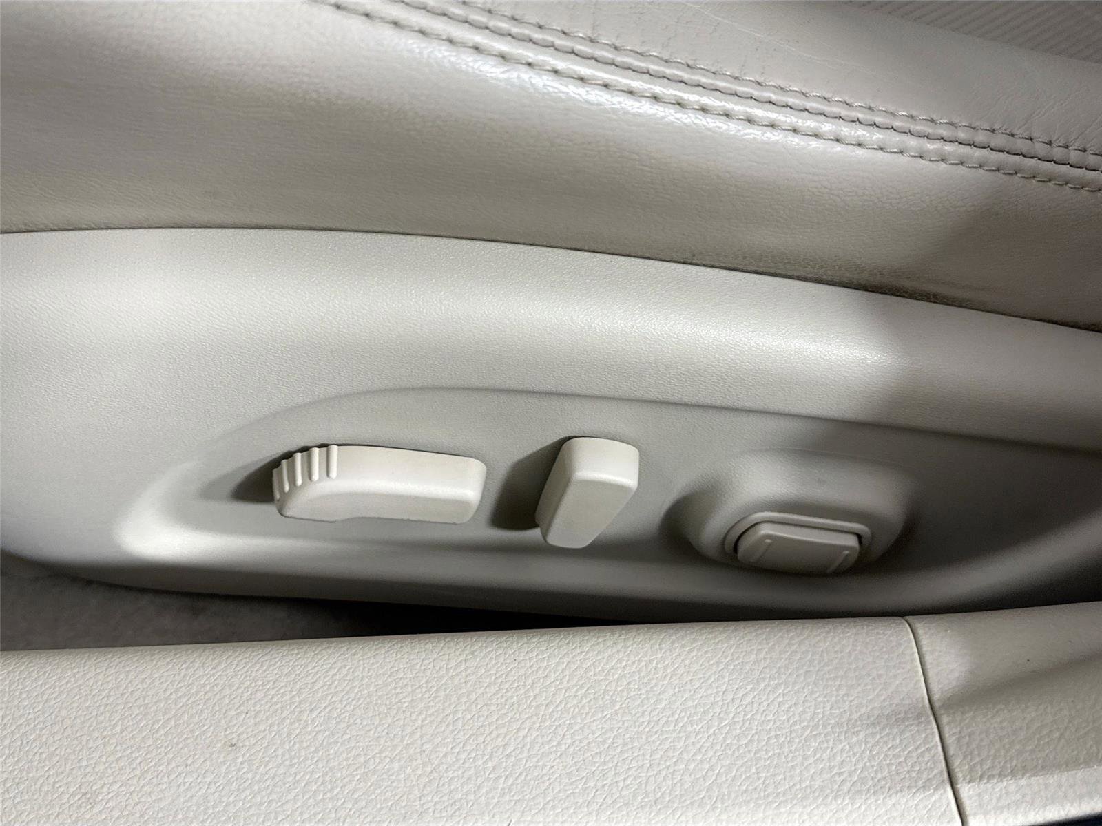 Used 2013 Nissan Altima 3.5 SL w/ Technology Pkg image 30