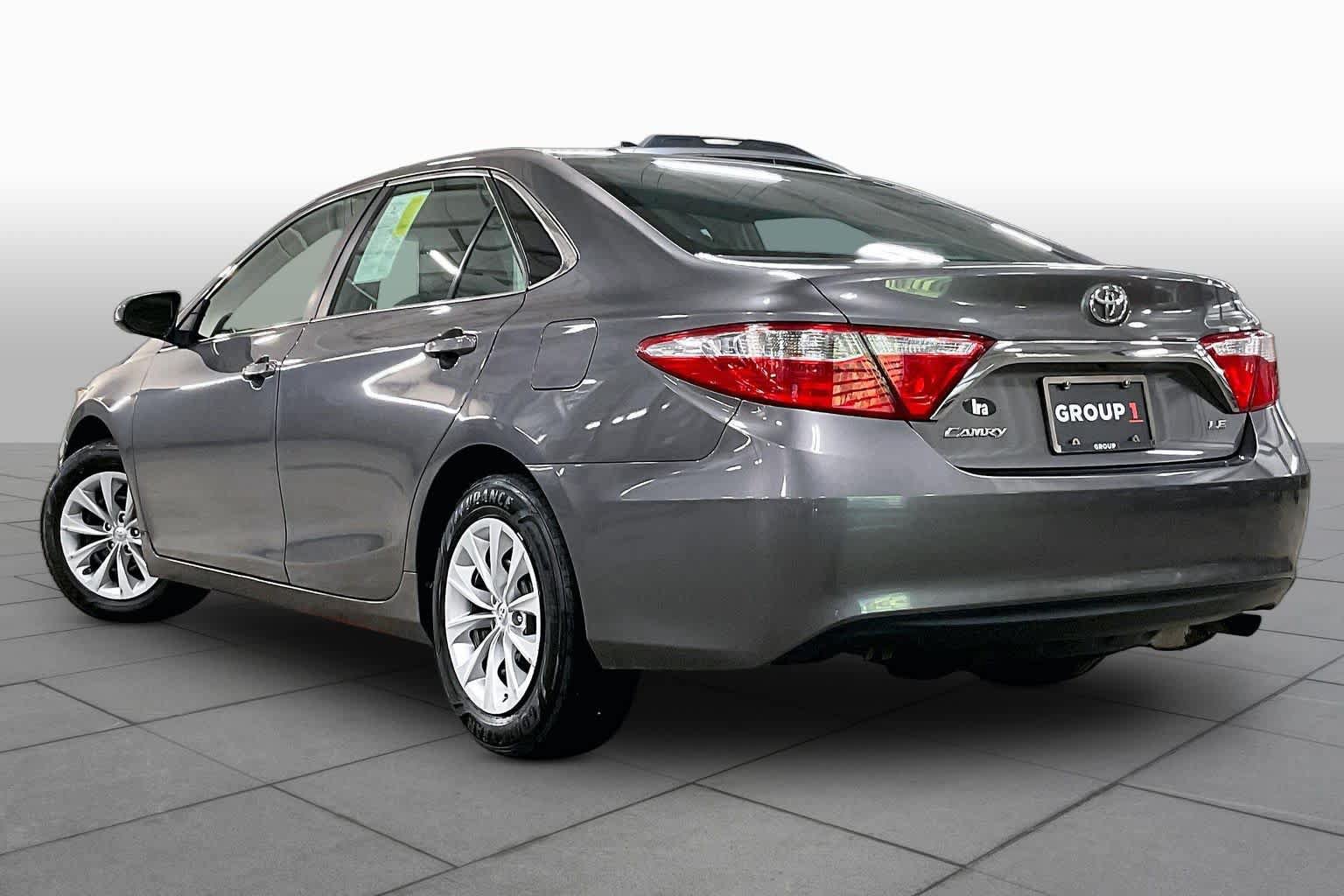 Used 2017 Toyota Camry LE FWD image 12