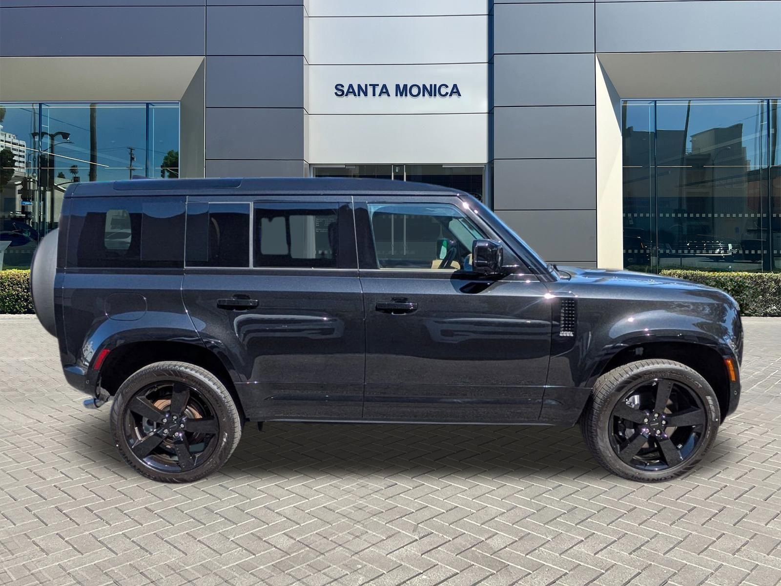 New 2026 Land Rover Defender 110 X-Dynamic SE AWD/4WD image 6