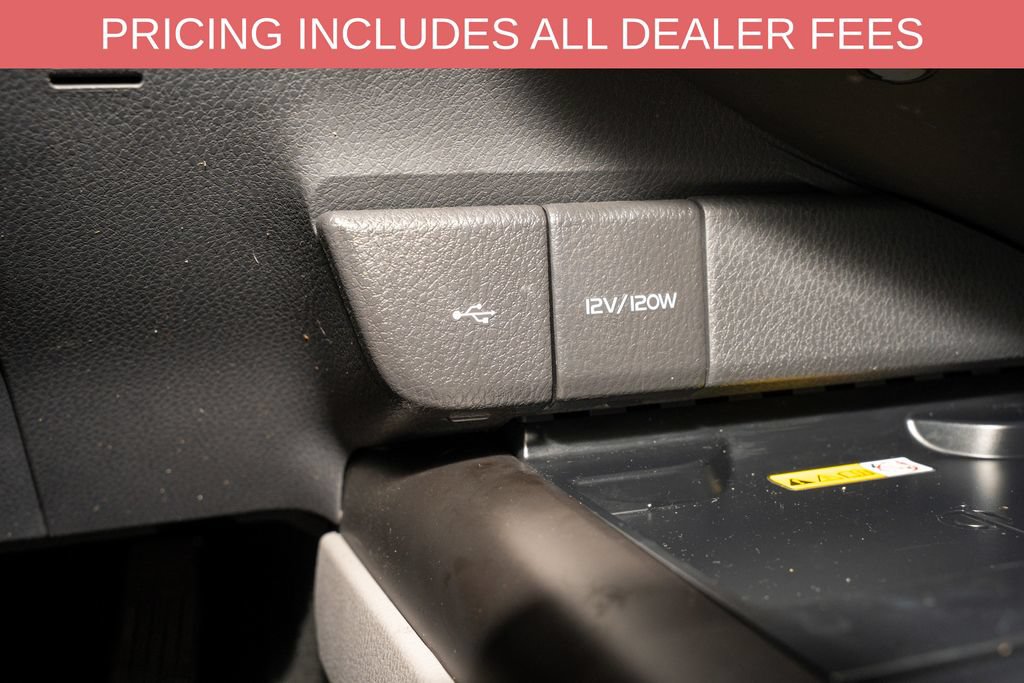 Used 2022 Toyota Camry XLE w/ Navigation Upgrade Package FWD image 13