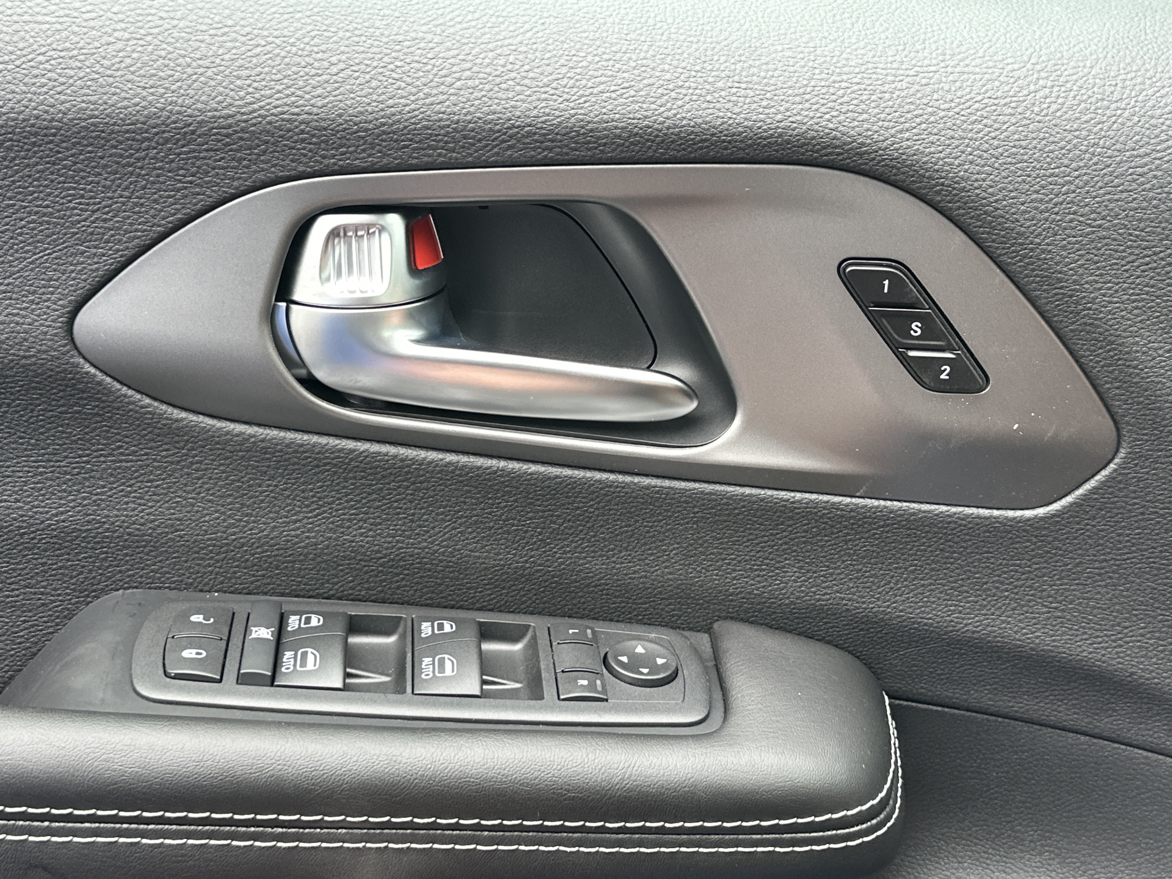 New 2027 Chrysler Pacifica Select FWD image 12