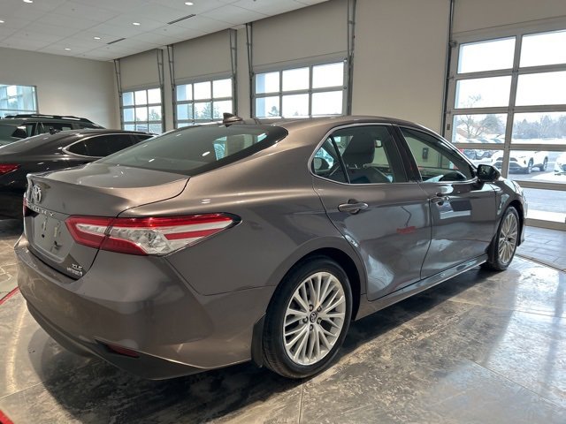 Used 2019 Toyota Camry XLE w/ Sunroof Package image 7