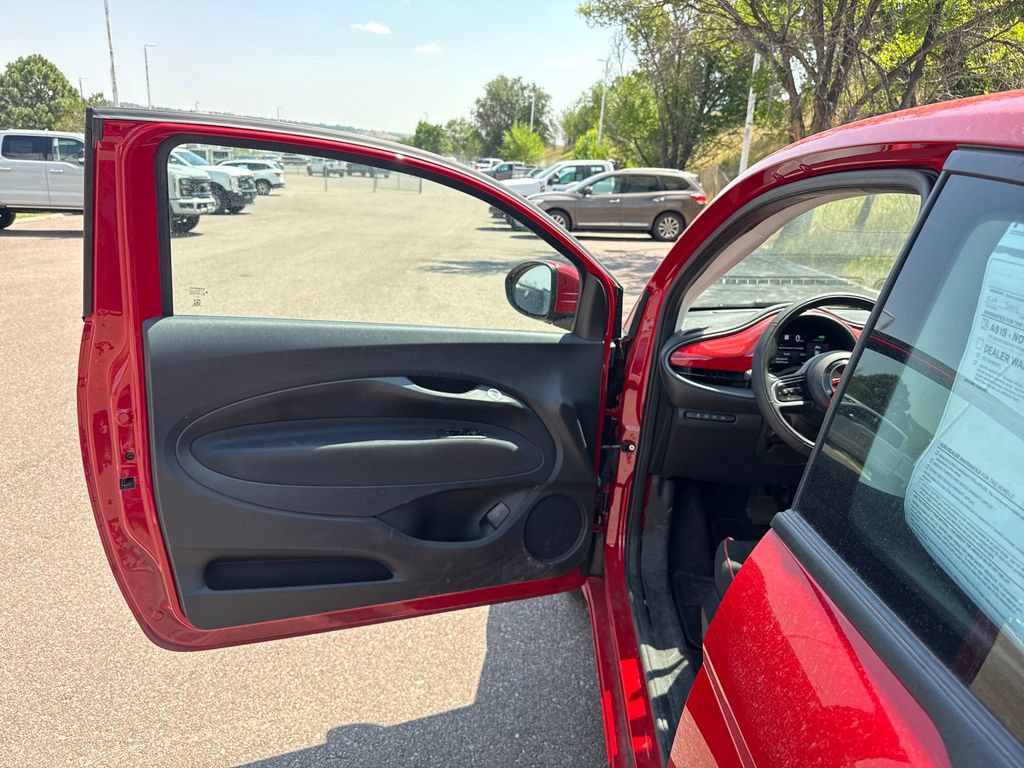 Used 2024 FIAT 500 e (RED) FWD image 10