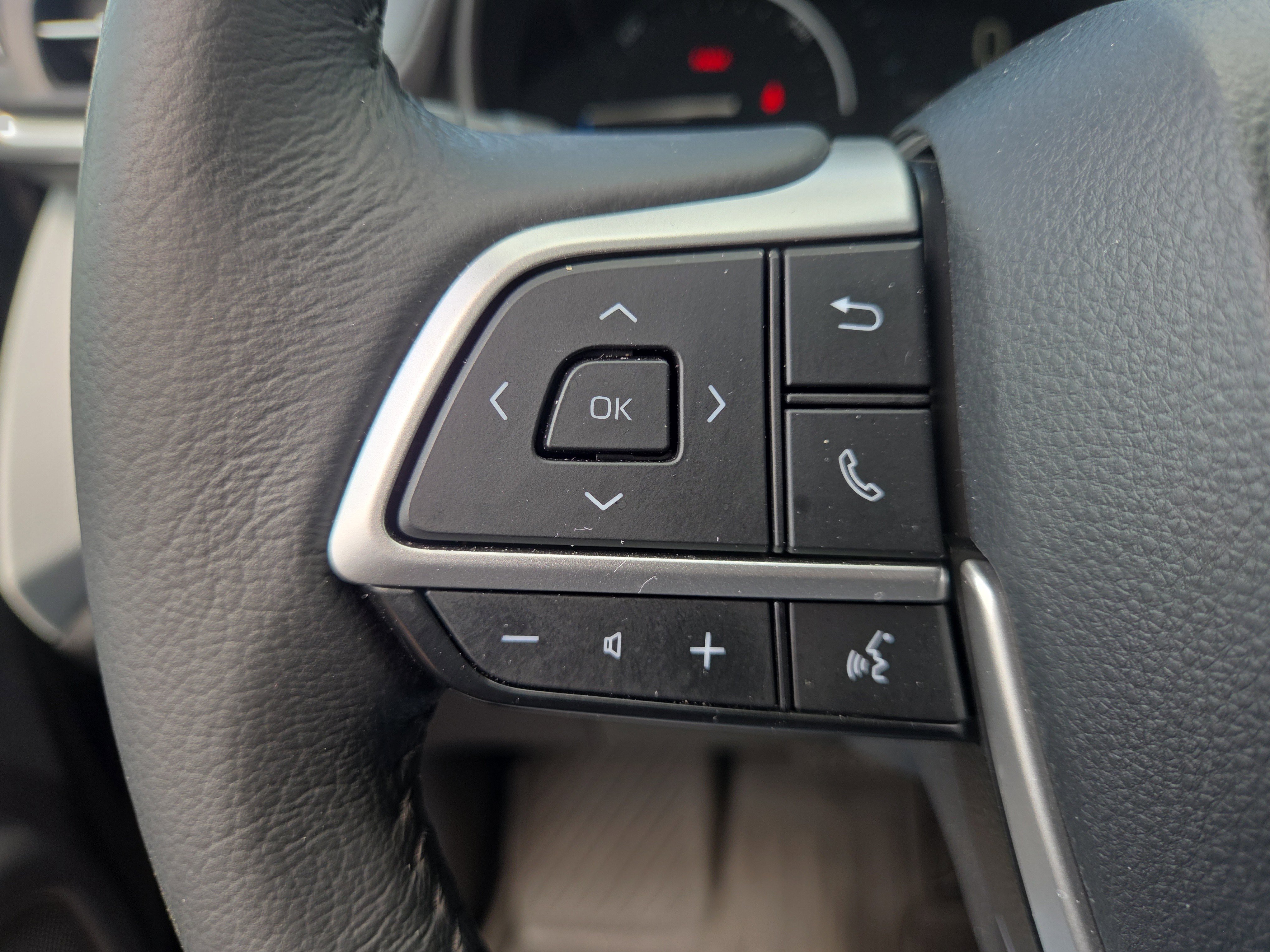Certified 2025 Toyota Sienna XLE w/ XLE Plus Package AWD/4WD image 28
