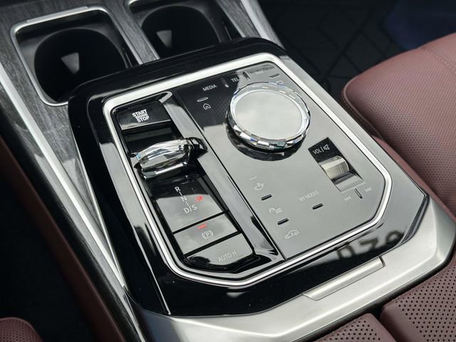 Used 2026 BMW 740i xDrive image 36
