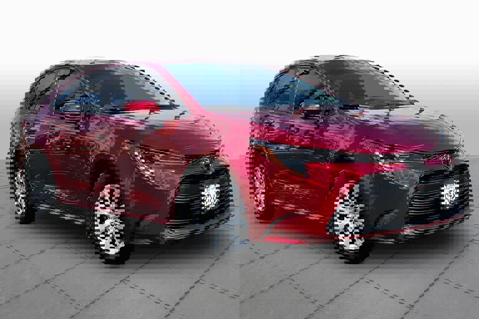 Certified 2025 Toyota Corolla LE FWD image 2