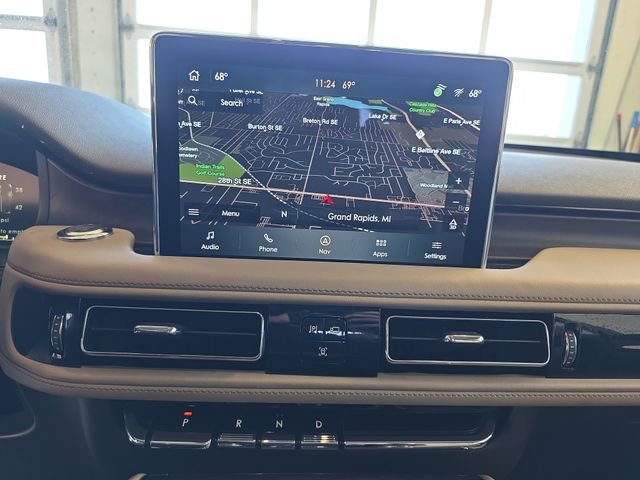 Used 2023 Lincoln Aviator Reserve w/ Equipment Group 201A AWD/4WD image 22
