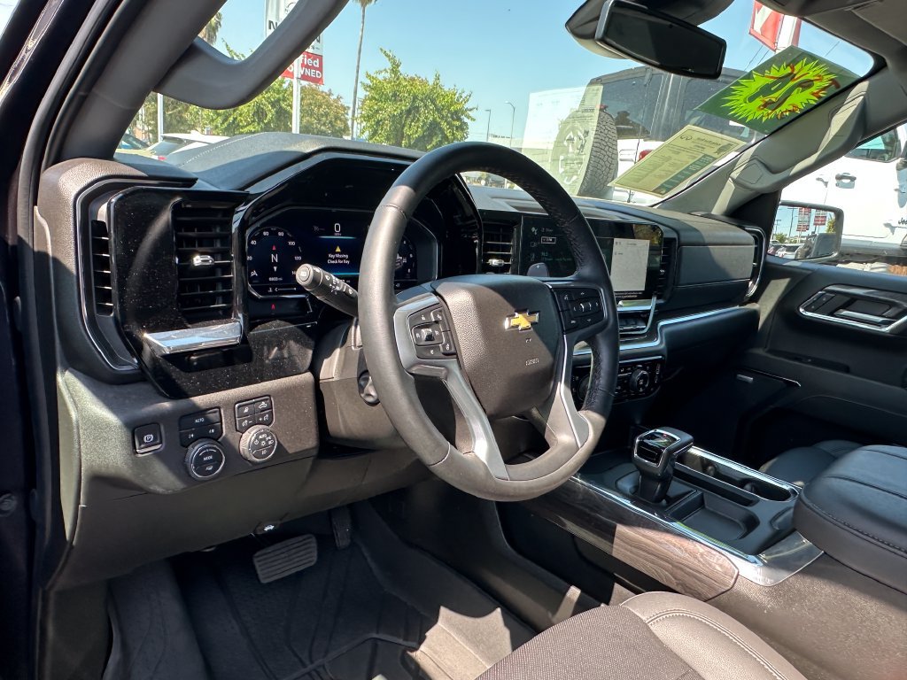 Used 2024 Chevrolet Silverado 1500 LTZ AWD/4WD image 23