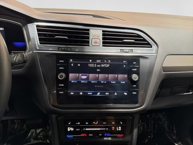 Certified 2022 Volkswagen Tiguan SE FWD image 21