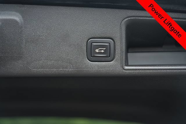 Used 2022 GMC Terrain AT4 w/ Infotainment Package II AWD/4WD image 8