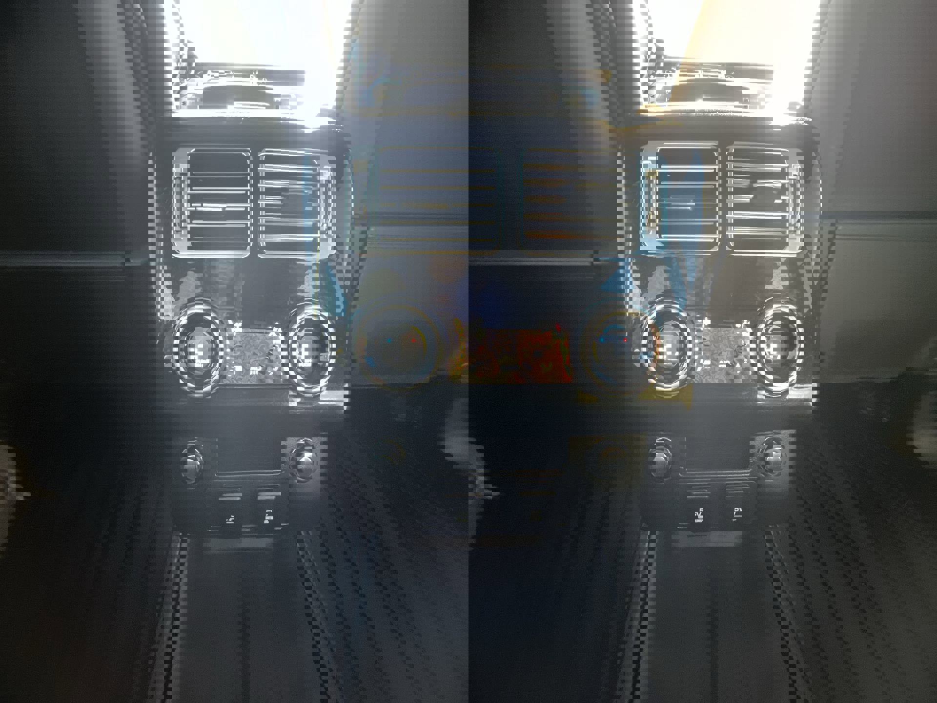 Used 2020 Land Rover Range Rover Long Wheelbase HSE image 22