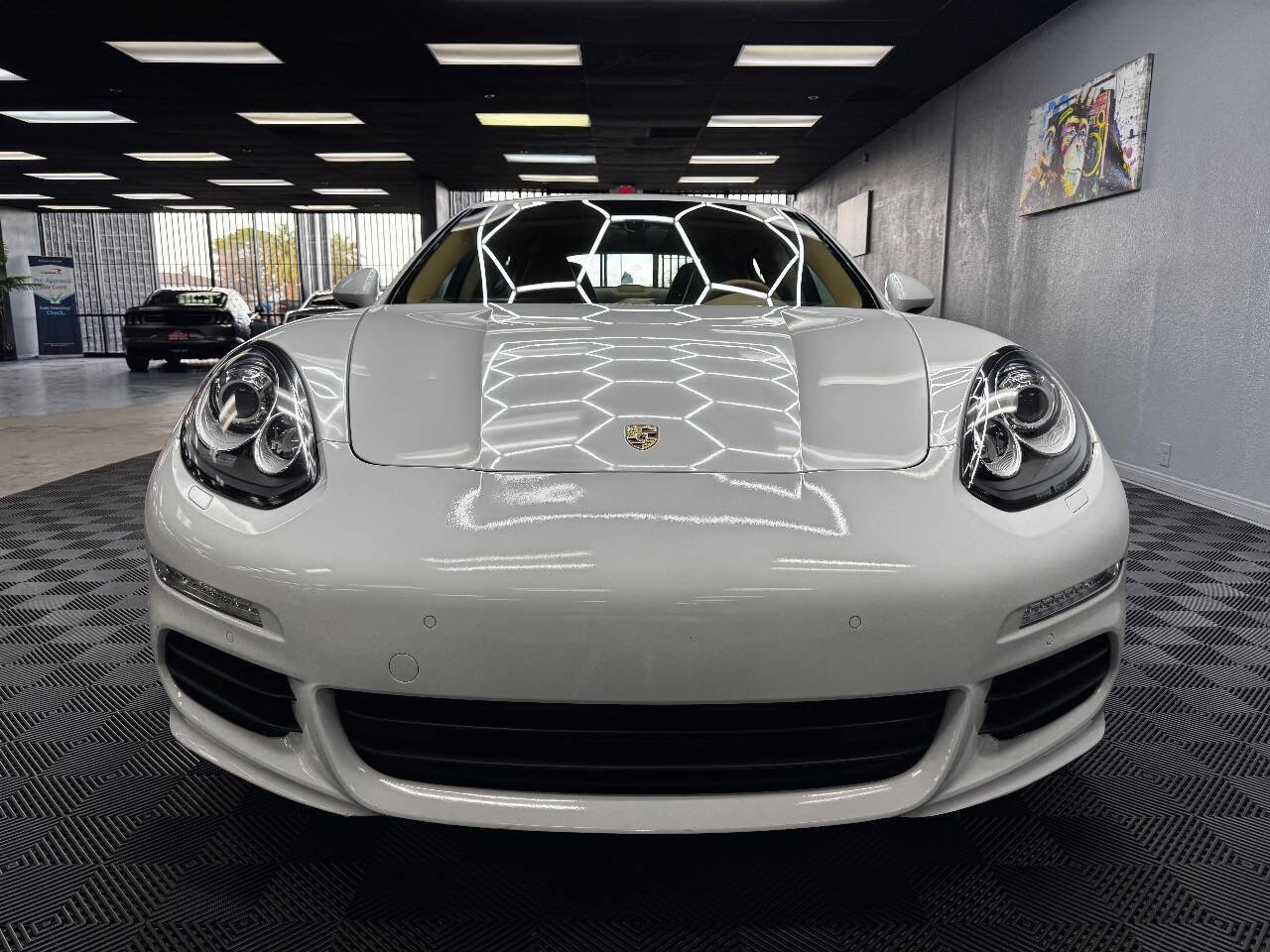 Used 2015 Porsche Panamera 4 image 4