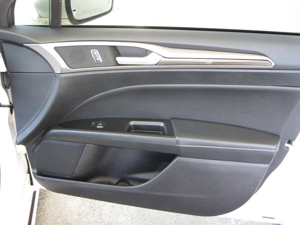 Used 2018 Ford Fusion SE w/ Fusion SE Technology Package FWD image 36