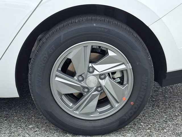 New 2026 Hyundai Elantra SE FWD image 18