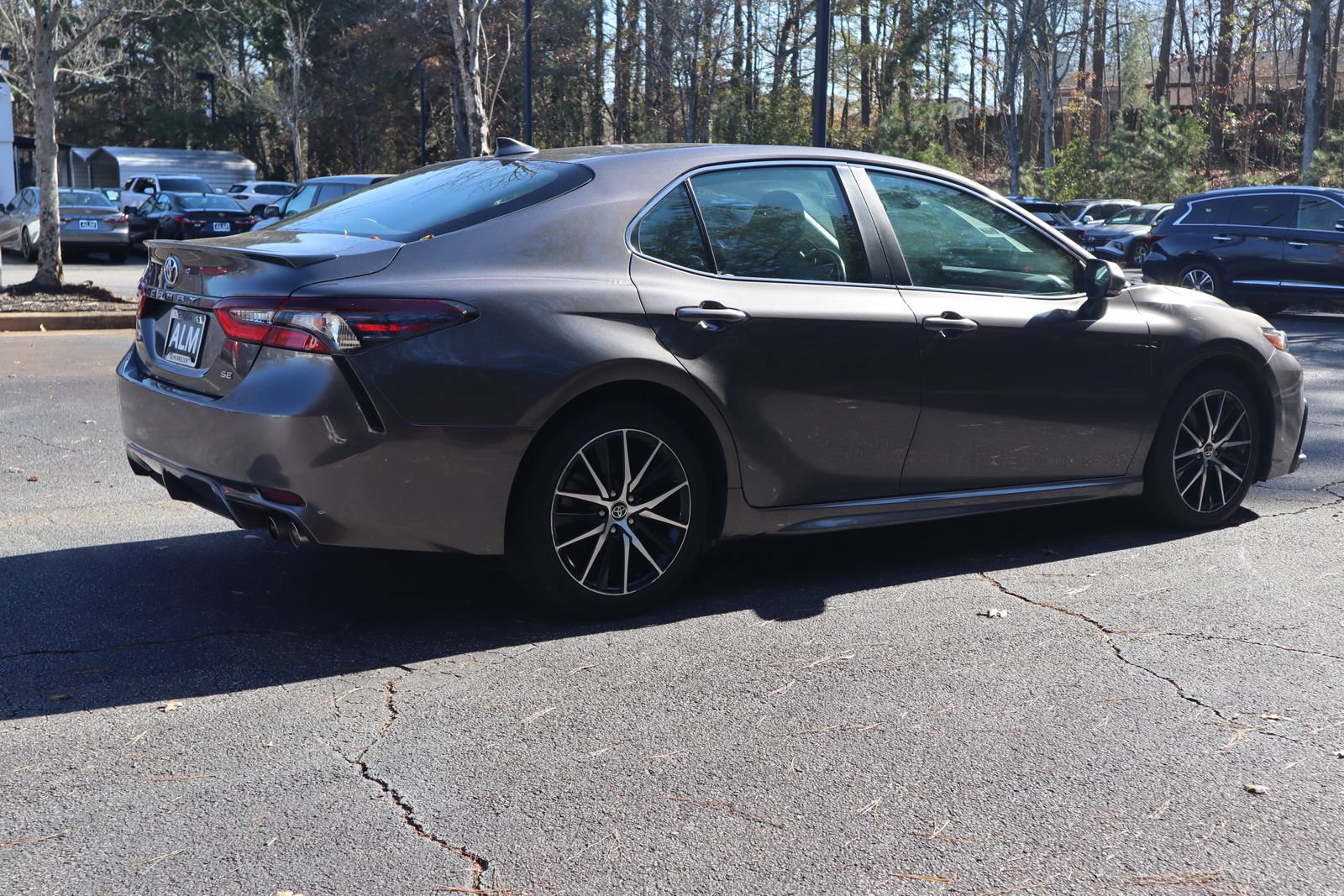 Used 2024 Toyota Camry SE FWD image 5