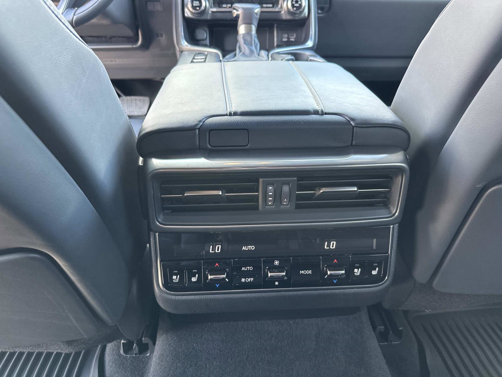 Used 2024 Lexus LX 600 4WD w/ Luxury Package image 17