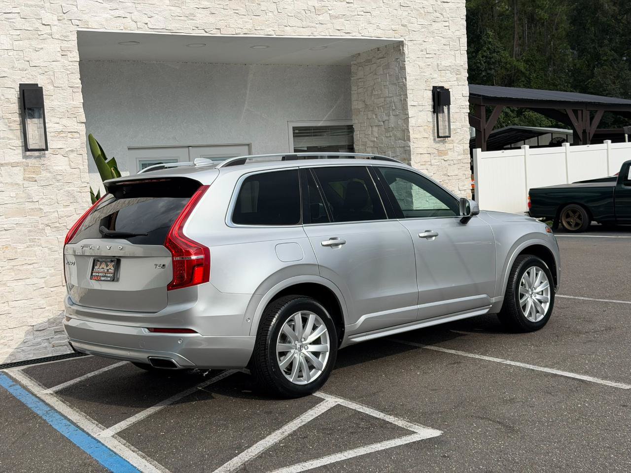 Used 2018 Volvo XC90 T6 Momentum w/ Convenience Package AWD/4WD image 18