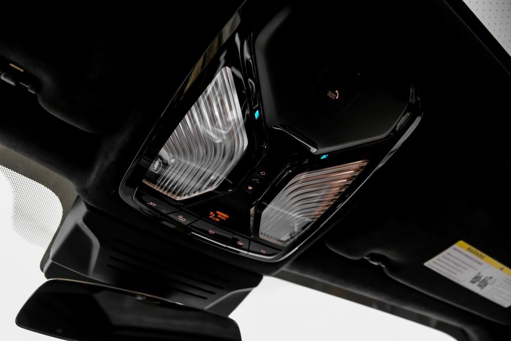 Used 2025 BMW ALPINA XB7 AWD/4WD image 31