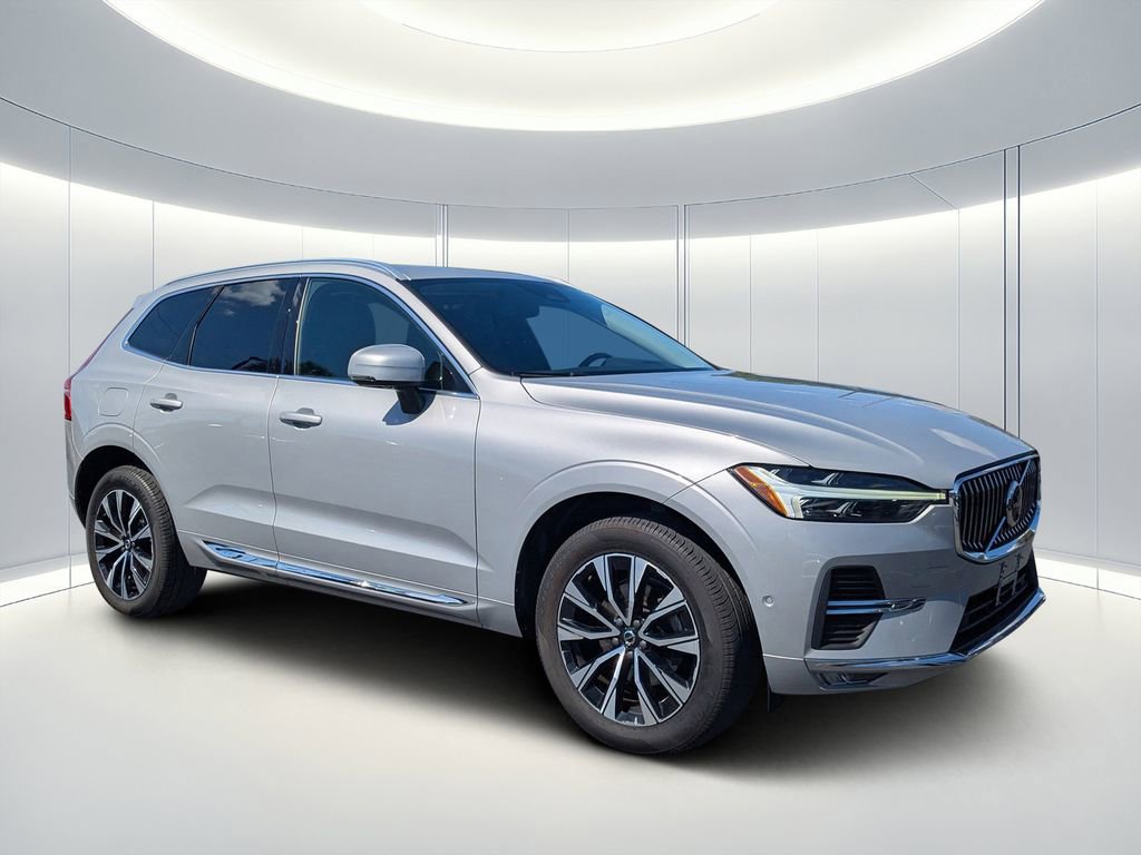 Used 2023 Volvo XC60 B5 Plus AWD/4WD image 2