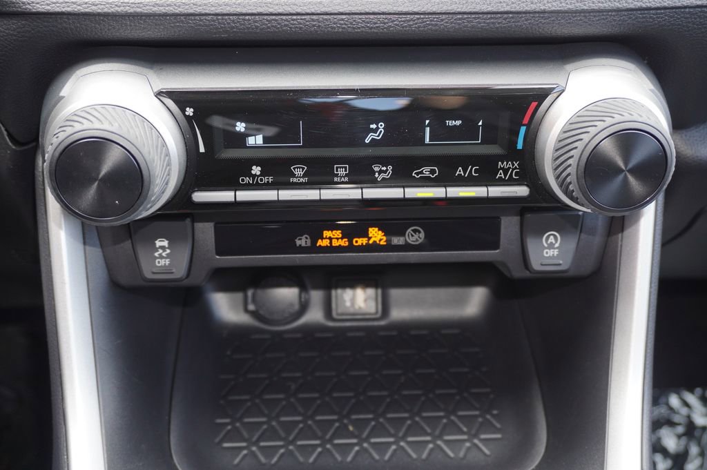 Used 2025 Toyota RAV4 LE image 16