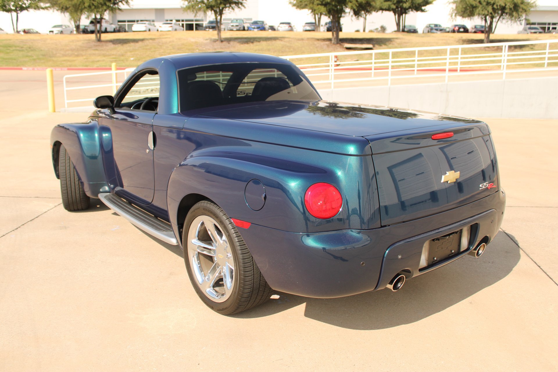 Used 2005 Chevrolet SSR w/ Preferred Equipment Group RWD image 8