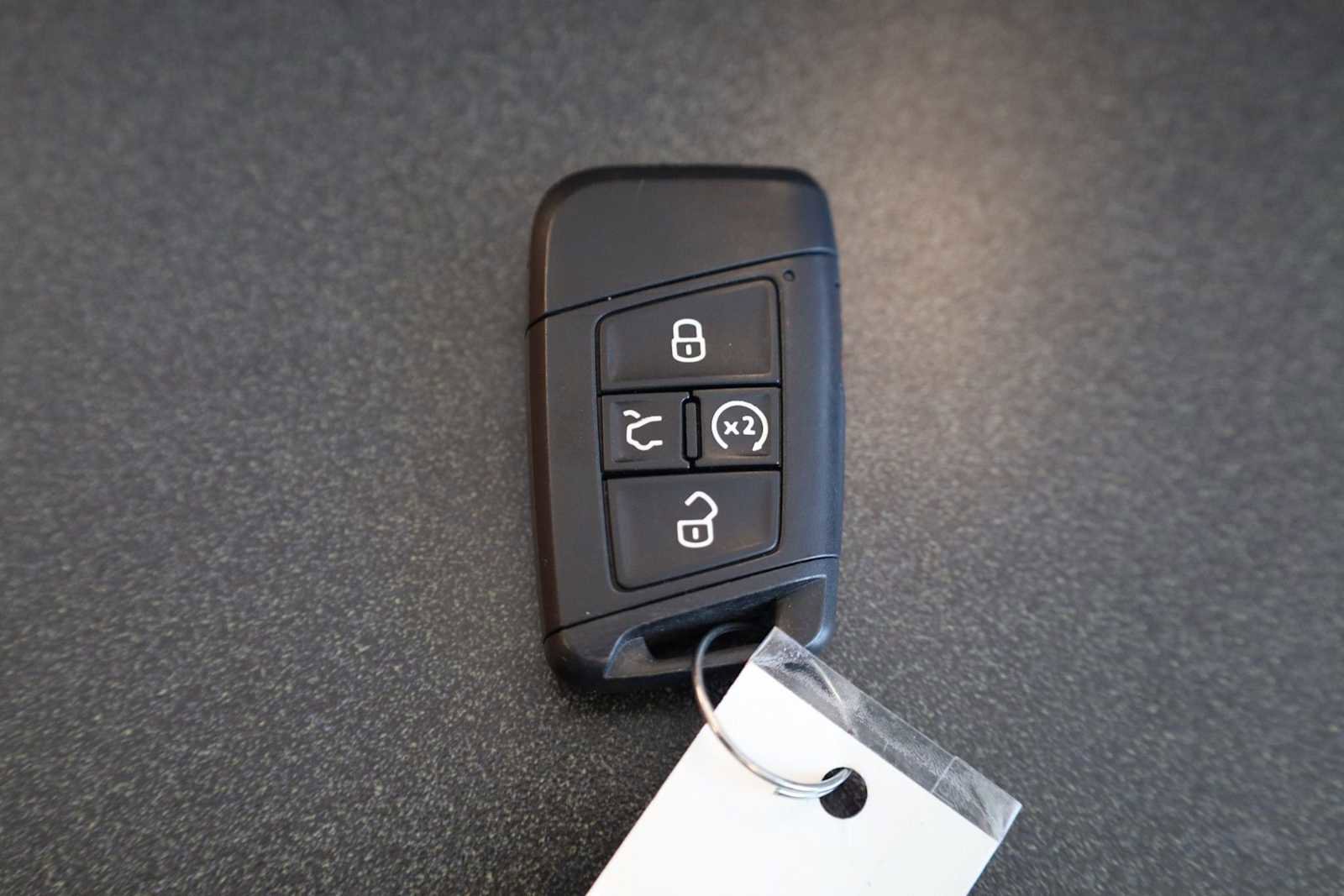 Used 2022 Volkswagen Tiguan SE image 39